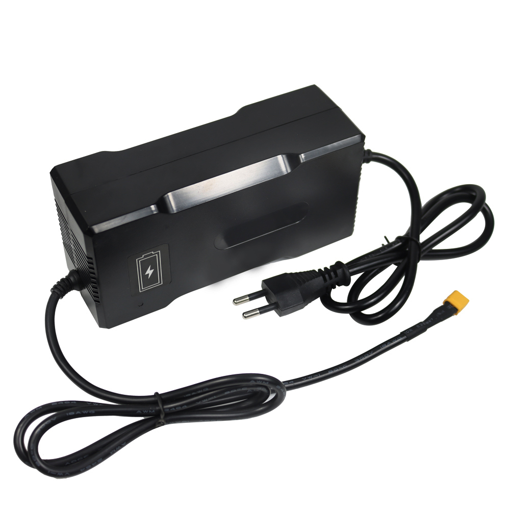 Chargeur de batterie au lithium 55,5 V 63 V 3 A 3,5 A.