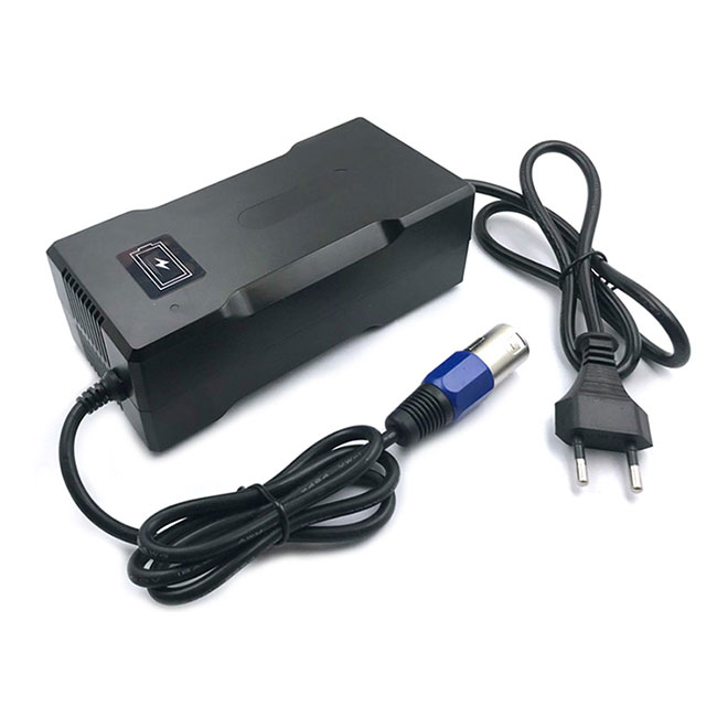 Chargeur de batterie au lithium 55,5 V 63 V 3 A 3,5 A.